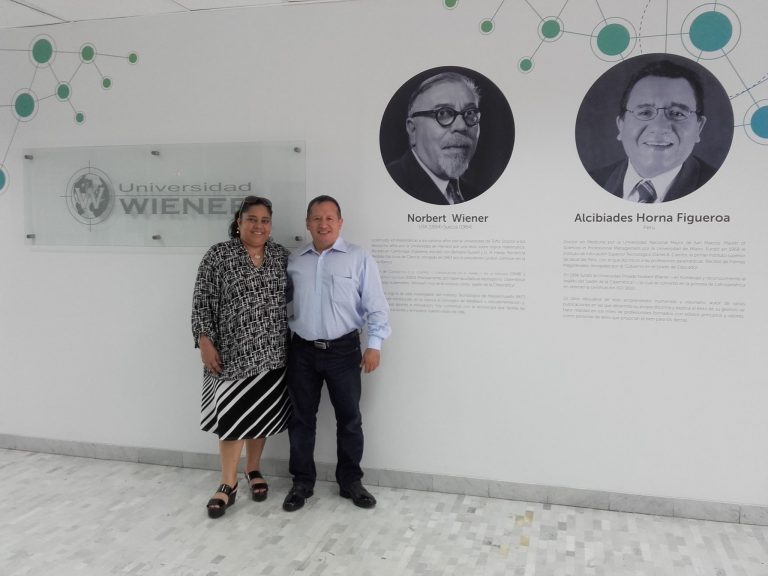 Conferencia dictada por el Prof. Carlos Barberi a los residentes de Ortodoncia y Ortopedia Maxilar de la Universidad Norbert Wiener.